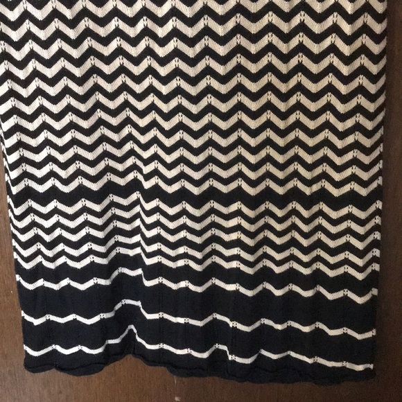 BLOWOUT SALE! Gorgeous Zig Zag Dress - Picture 3 of 4